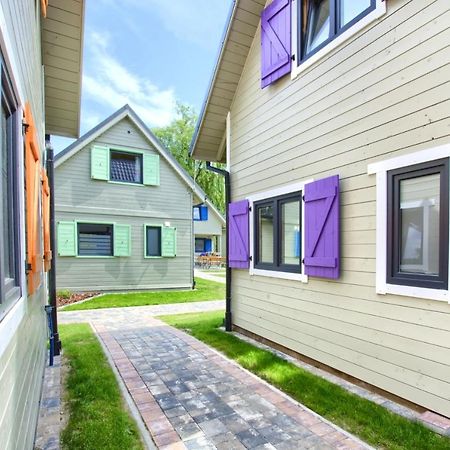 Kolorowe Domki Rewal, 200M Do Plazy, Morza Uwielbiany Przez Rodziny Z Dziecmi Exterior foto